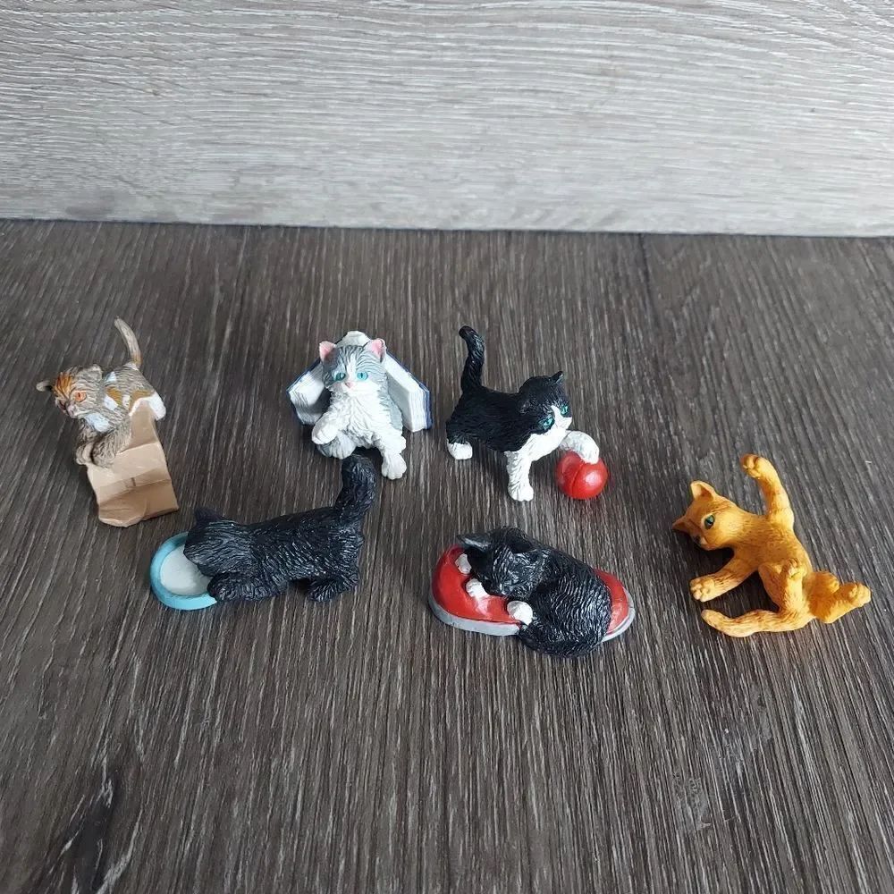 Vintage 1990's M.E.G. MEG Toy Cat Kitty in My Pocket PVC Animal Figures 6